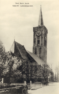 13464 Gezicht op de linkergevel en de toren van de Nederlands Hervormde Sypekerk (Nieuw-Loosdrechtsedijk 171) te ...